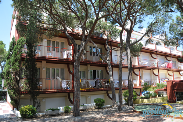 Aussenansicht auf Balkone Haus TinaMar